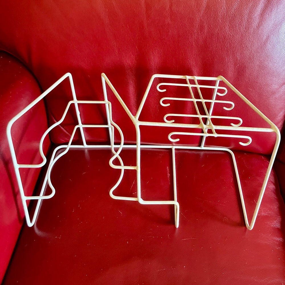 White Metal Organizer Rack
